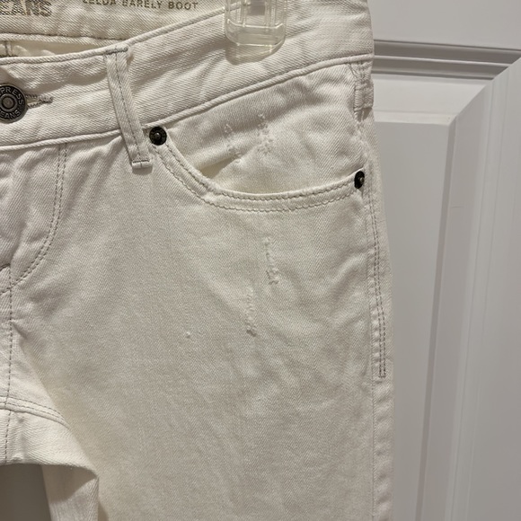 Express barely bootcut jeans in white size 4 - Picture 6 of 17
